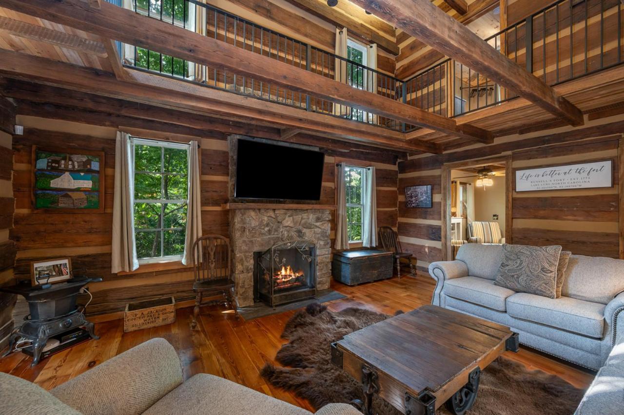 Russell'S Fort At White Oak Point: Historical Cabin On Lake Lure, Luxury, Direct Lake Access! Villa Exterior photo