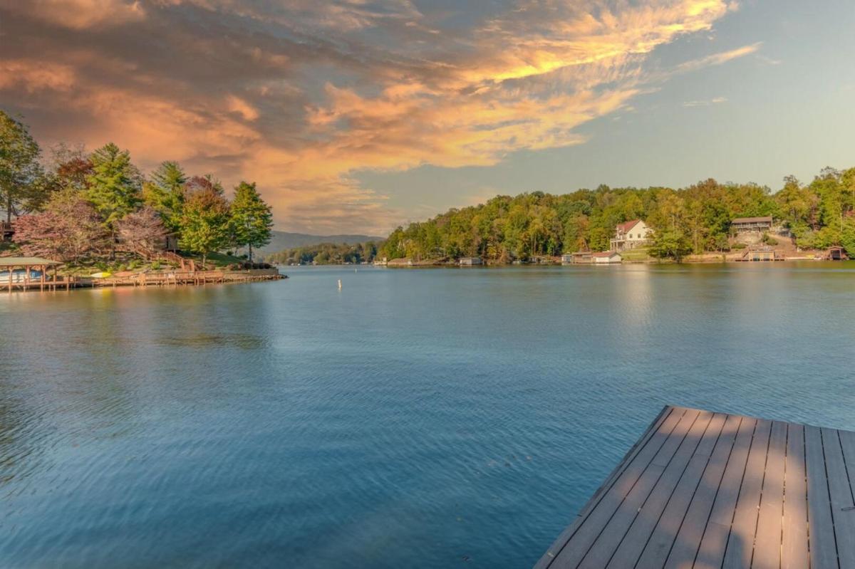 Russell'S Fort At White Oak Point: Historical Cabin On Lake Lure, Luxury, Direct Lake Access! Villa Exterior photo