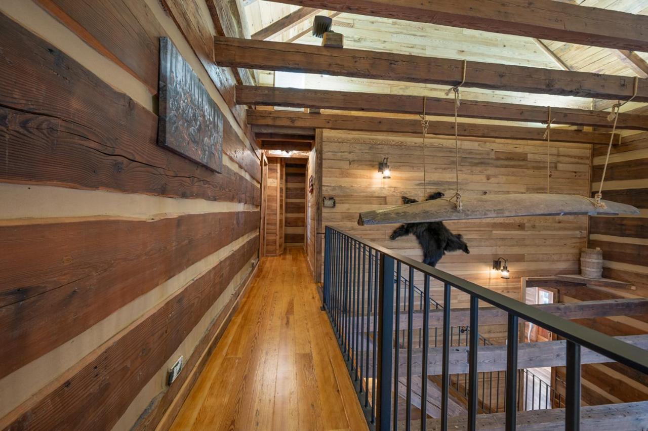 Russell'S Fort At White Oak Point: Historical Cabin On Lake Lure, Luxury, Direct Lake Access! Villa Exterior photo