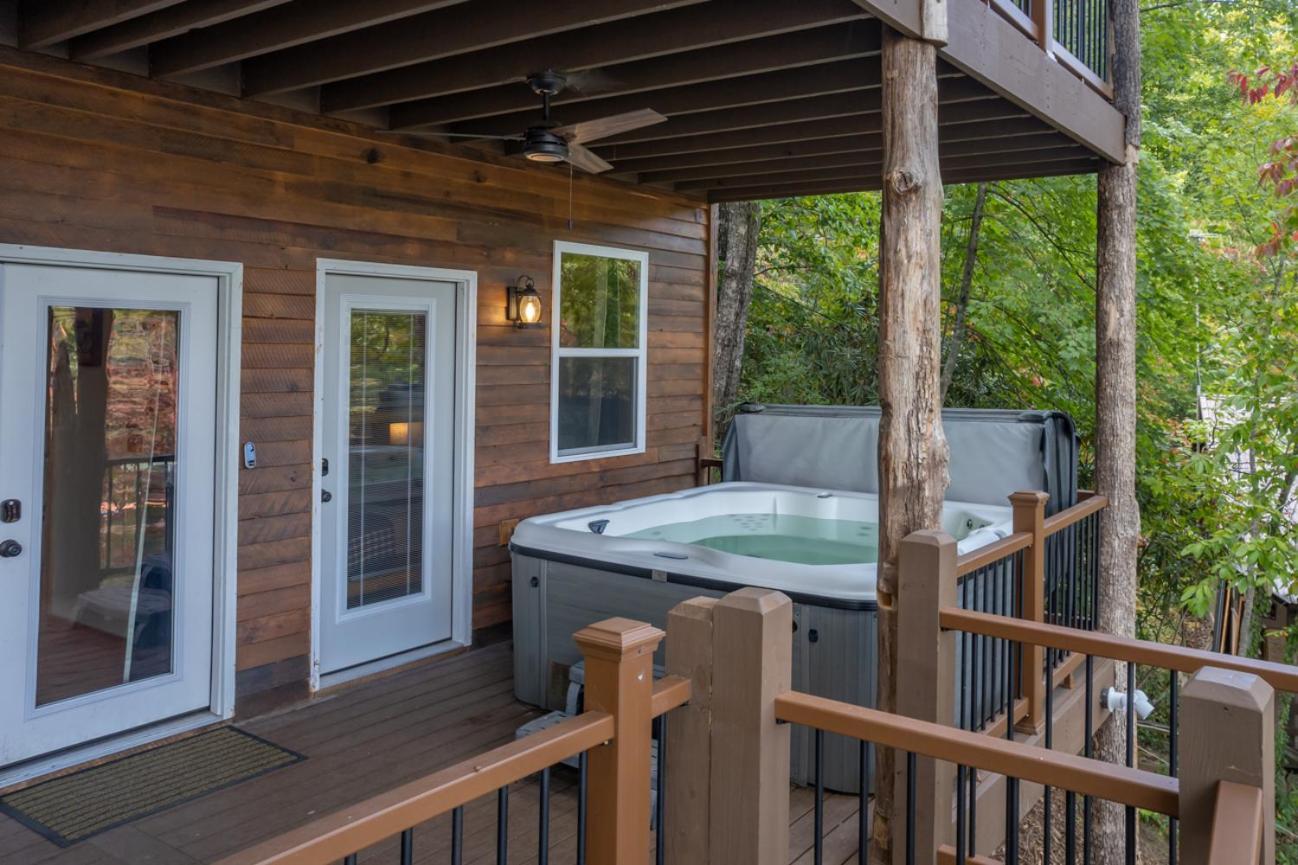 Russell'S Fort At White Oak Point: Historical Cabin On Lake Lure, Luxury, Direct Lake Access! Villa Exterior photo